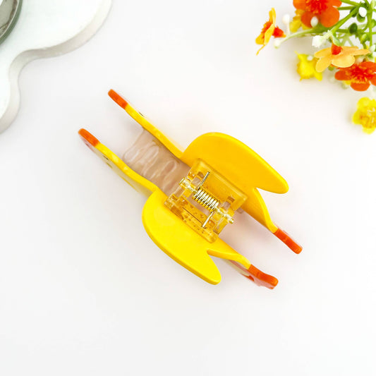 🐤 Dancing Duck Hair Claw – Playful Yellow PVC Clip