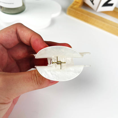 Dog style animal hair claw clip