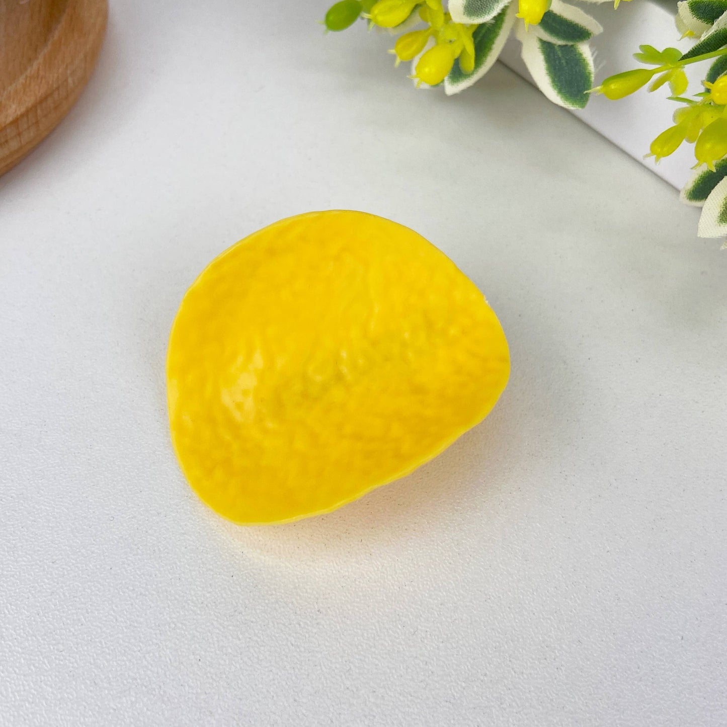 Imitation potato chip hair duckbill