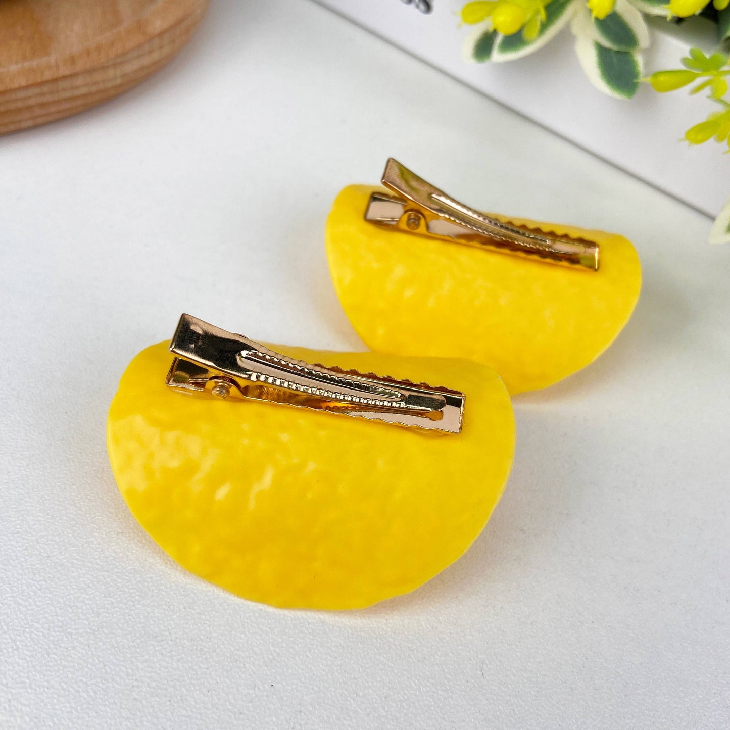 Imitation potato chip hair duckbill